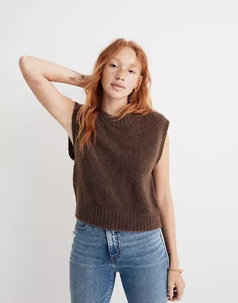 A simple staple sleeveless knit