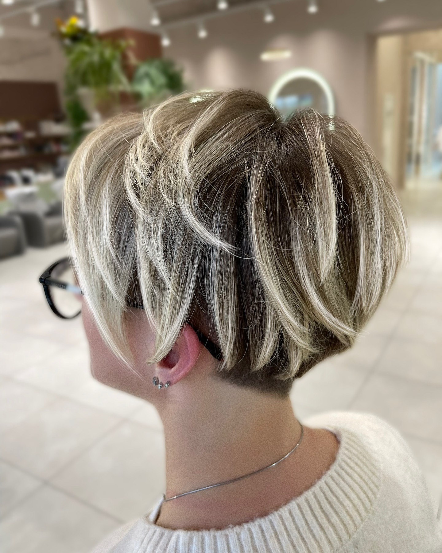 Whimsical Wavy Bob: Casual Elegance