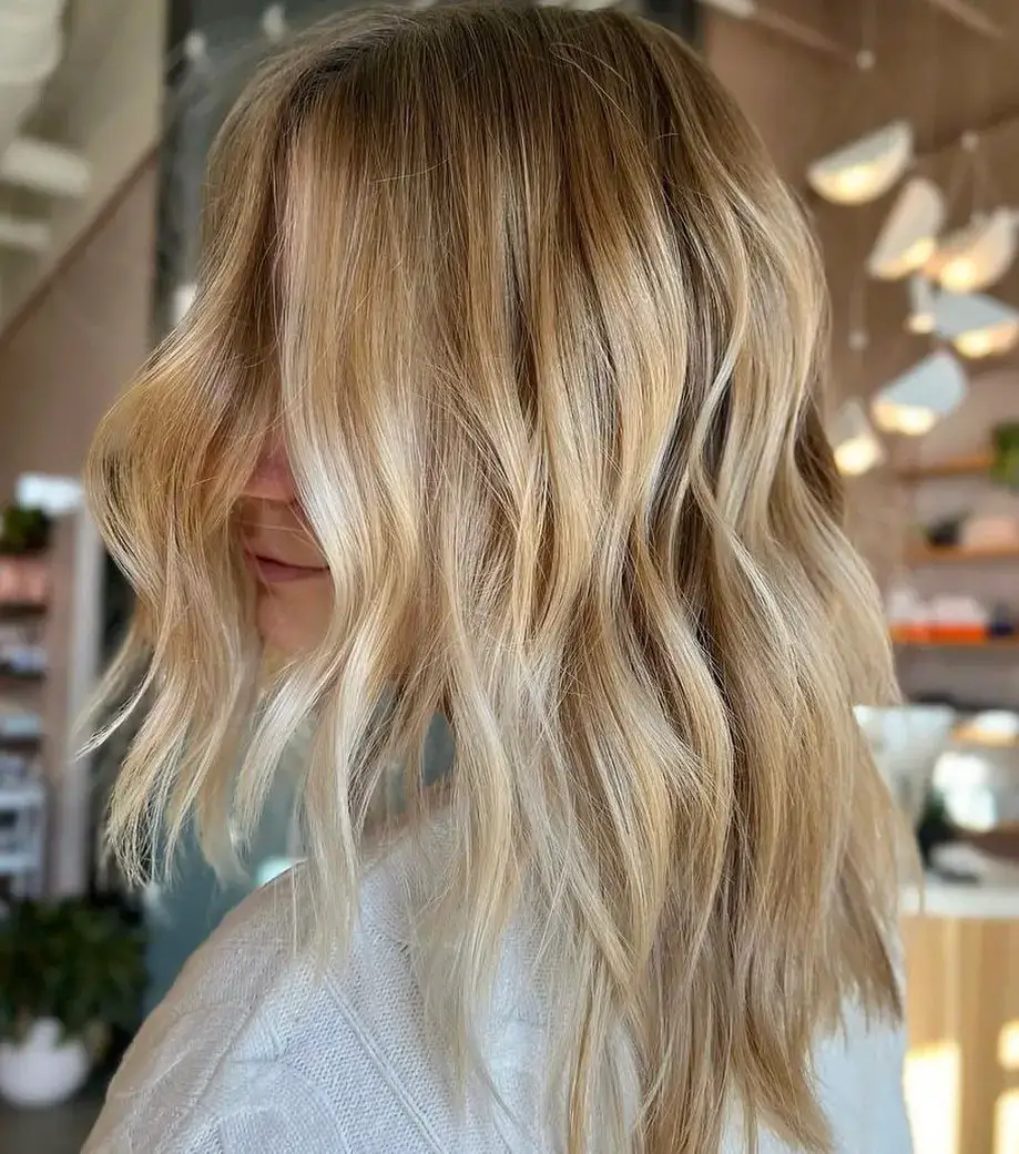 Effortlessly Cool Medium Waves with Icy Highlights