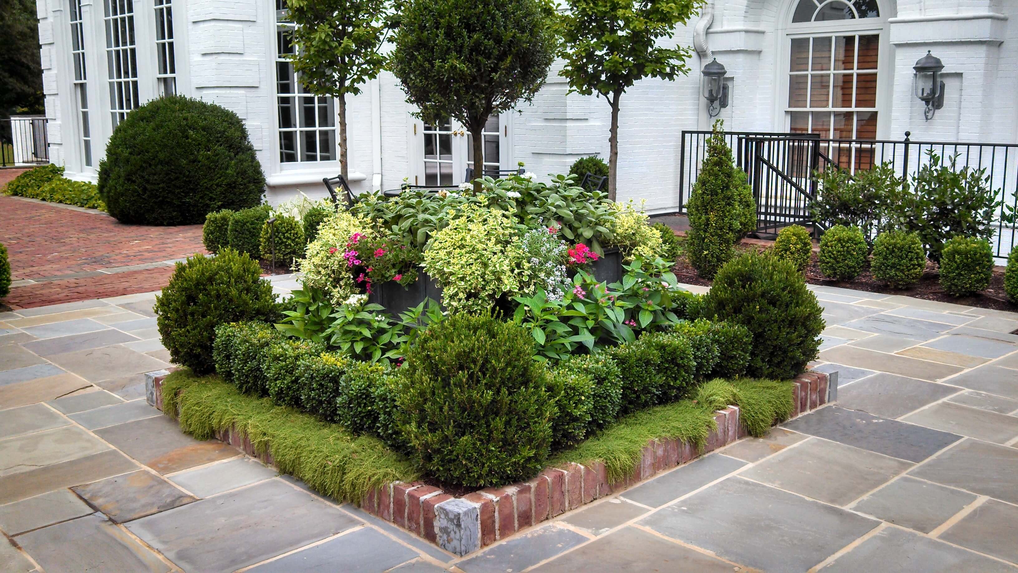 Continental Style Front Yard Landscaping Idea