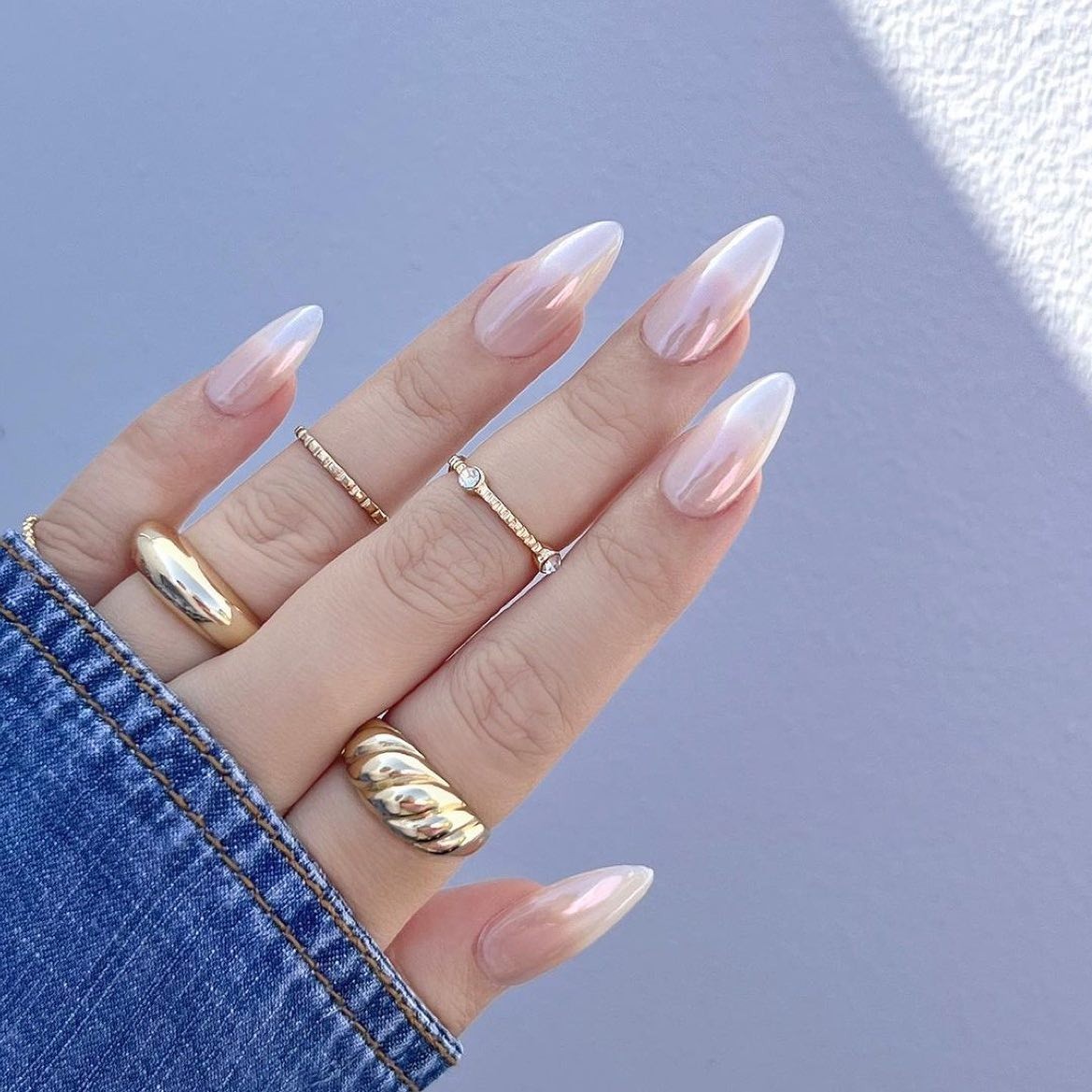 Stiletto Nails: The Pinnacle of White Chrome Fashion