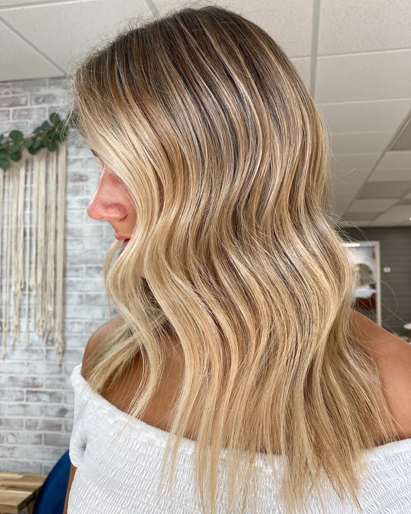 Luminous Locks with Strategic Highlights