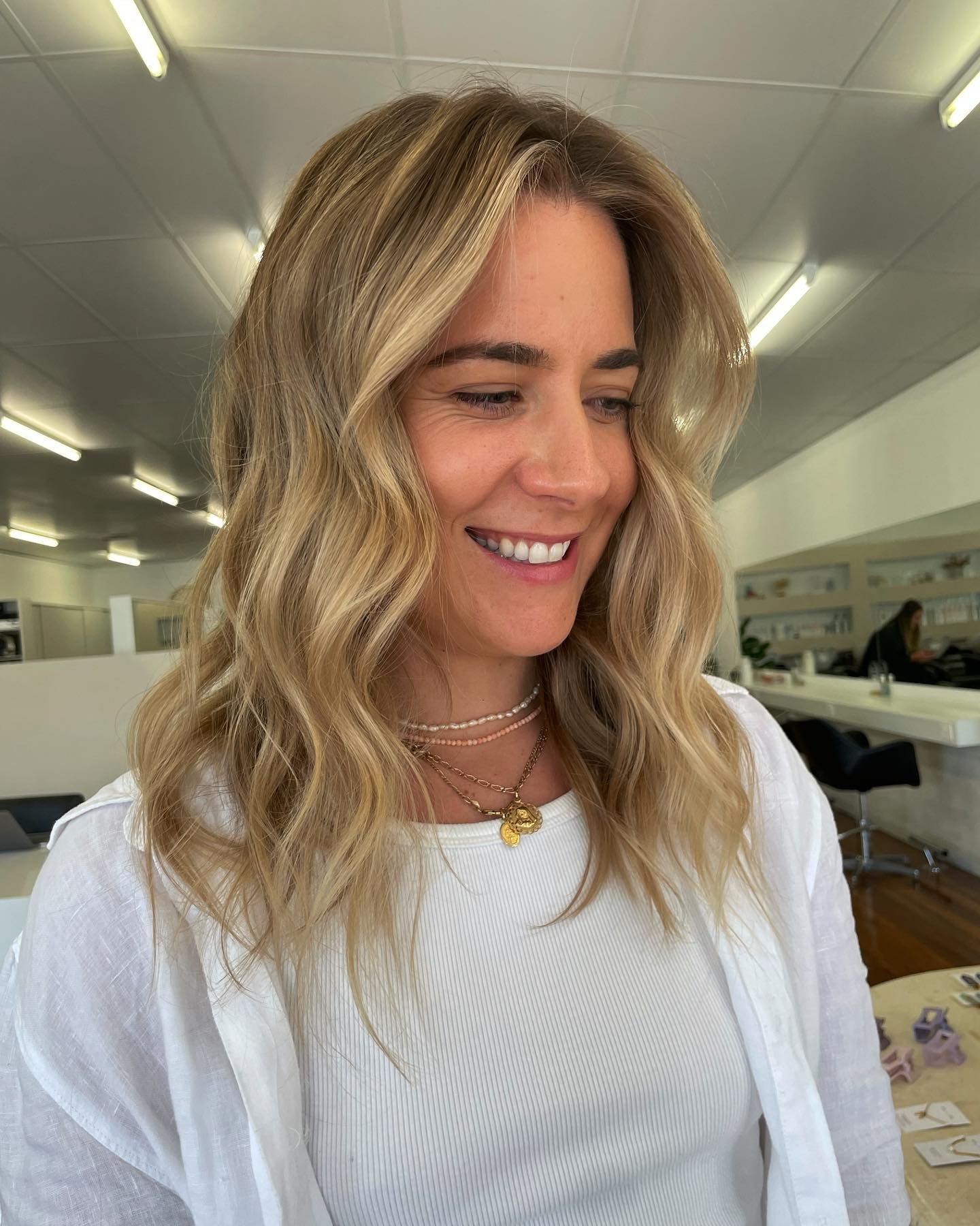 The Bright and Breezy: Lightened Locks for a Fresh Look