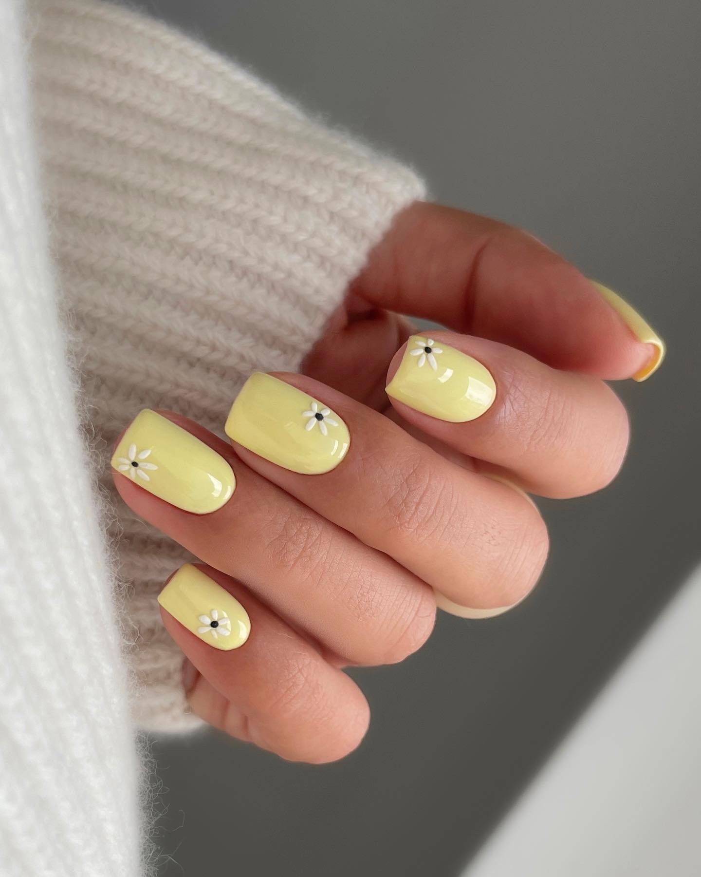 Sunny Delight: Petite Daisies on Lemon Yellow