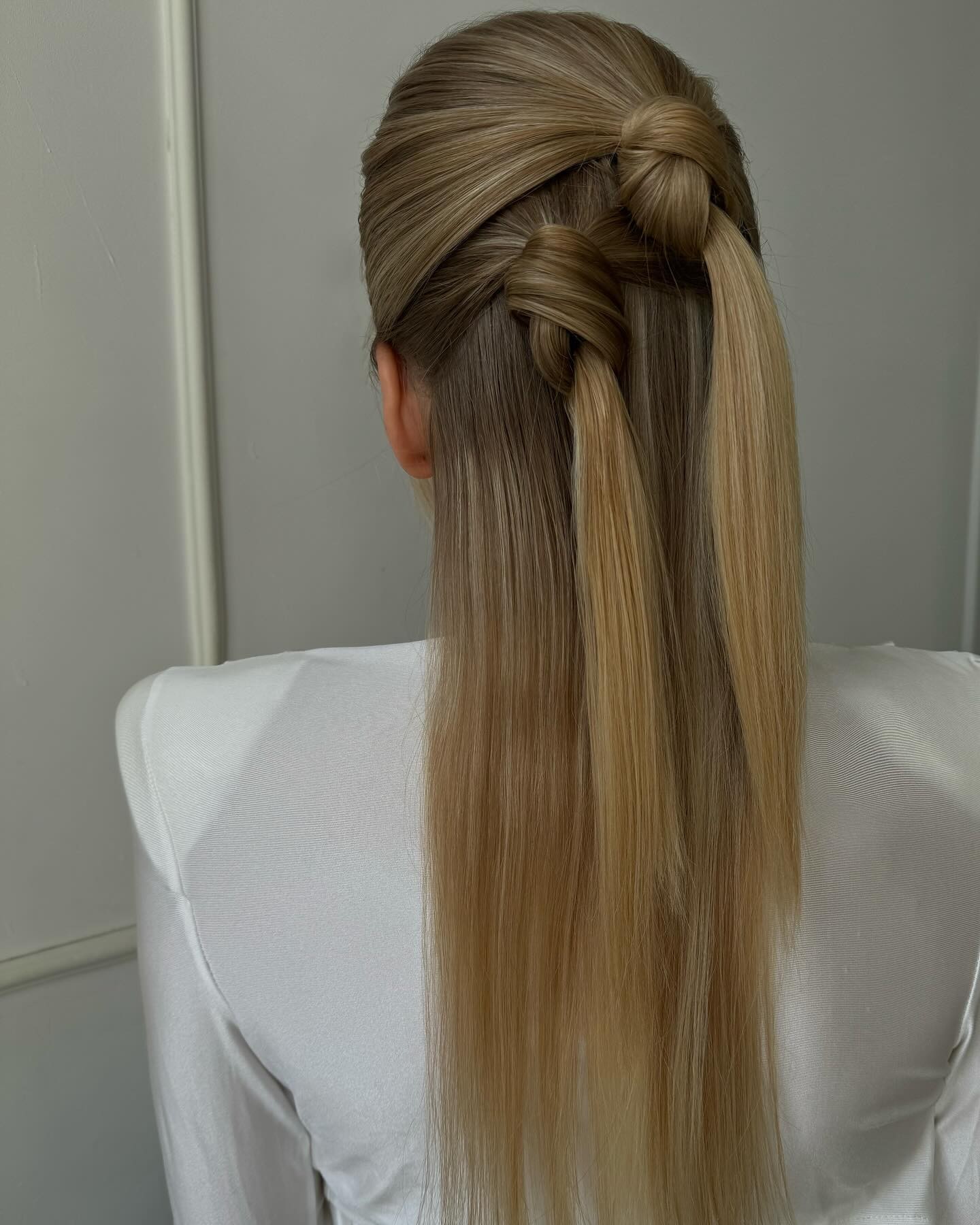 Double Knot Half-Updo