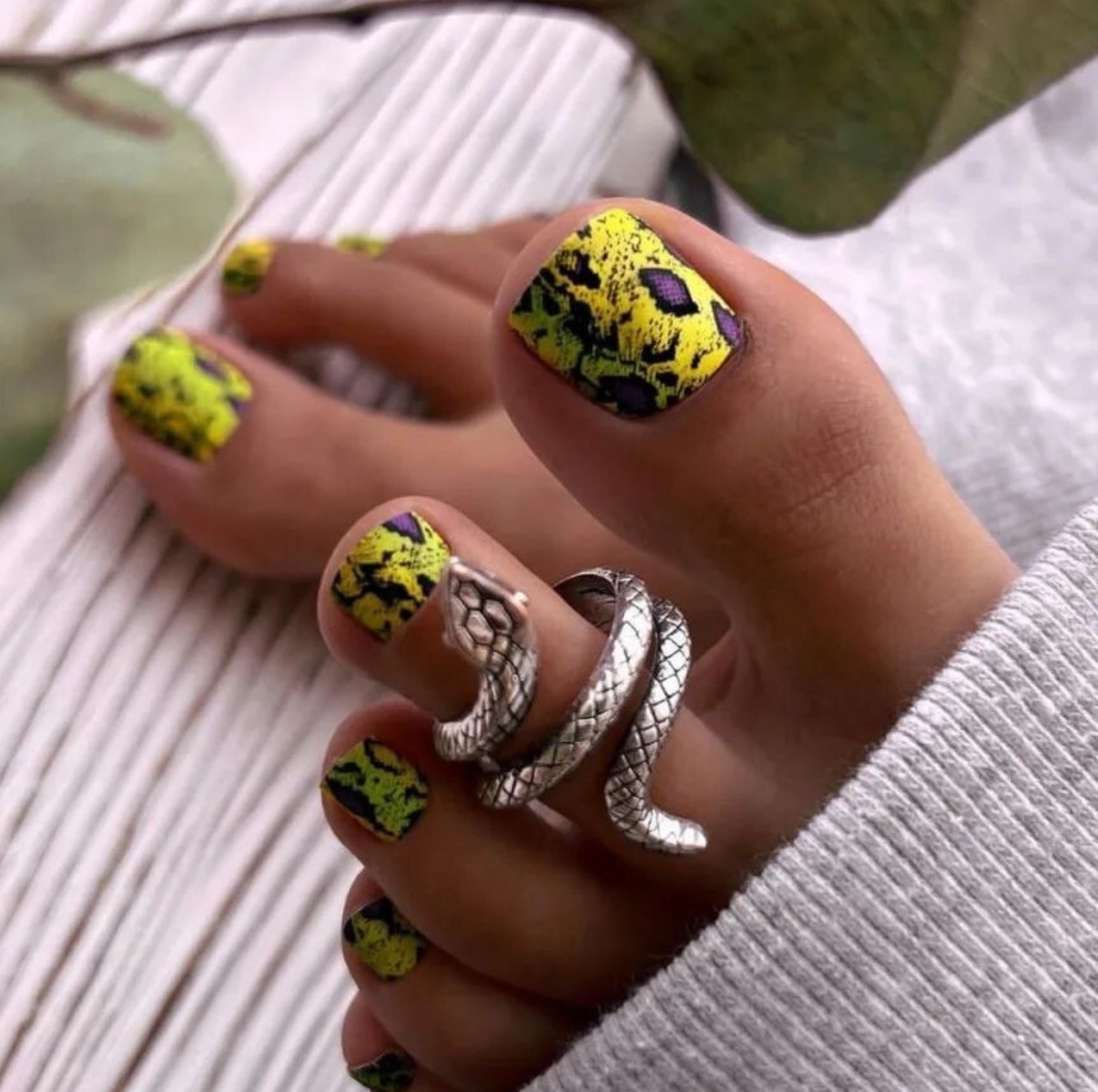 Snake Print with Ring