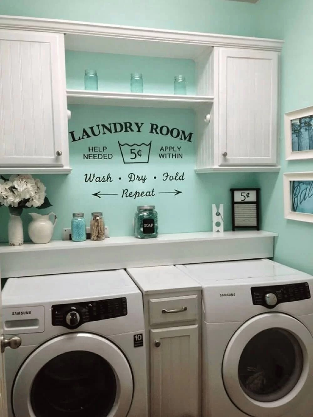 Farmhouse Retro Laundry Room Concept