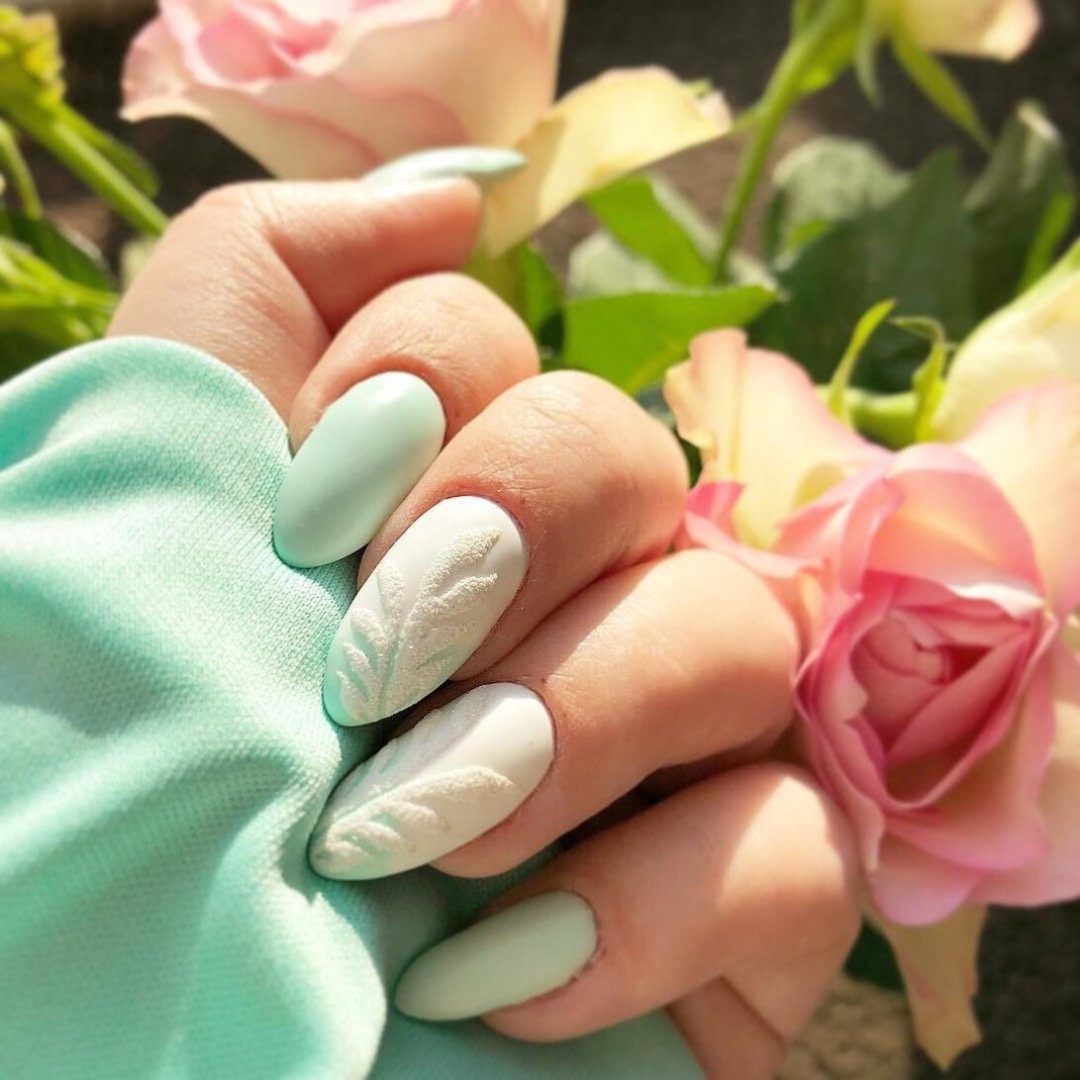 Mint Green and White Gradient with Leaf Details