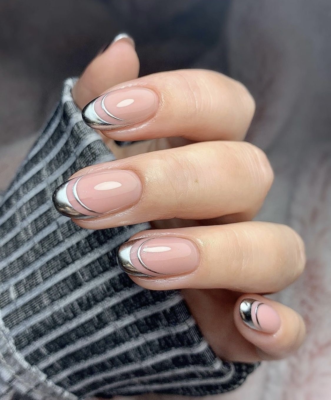 Silver Swirl Nails