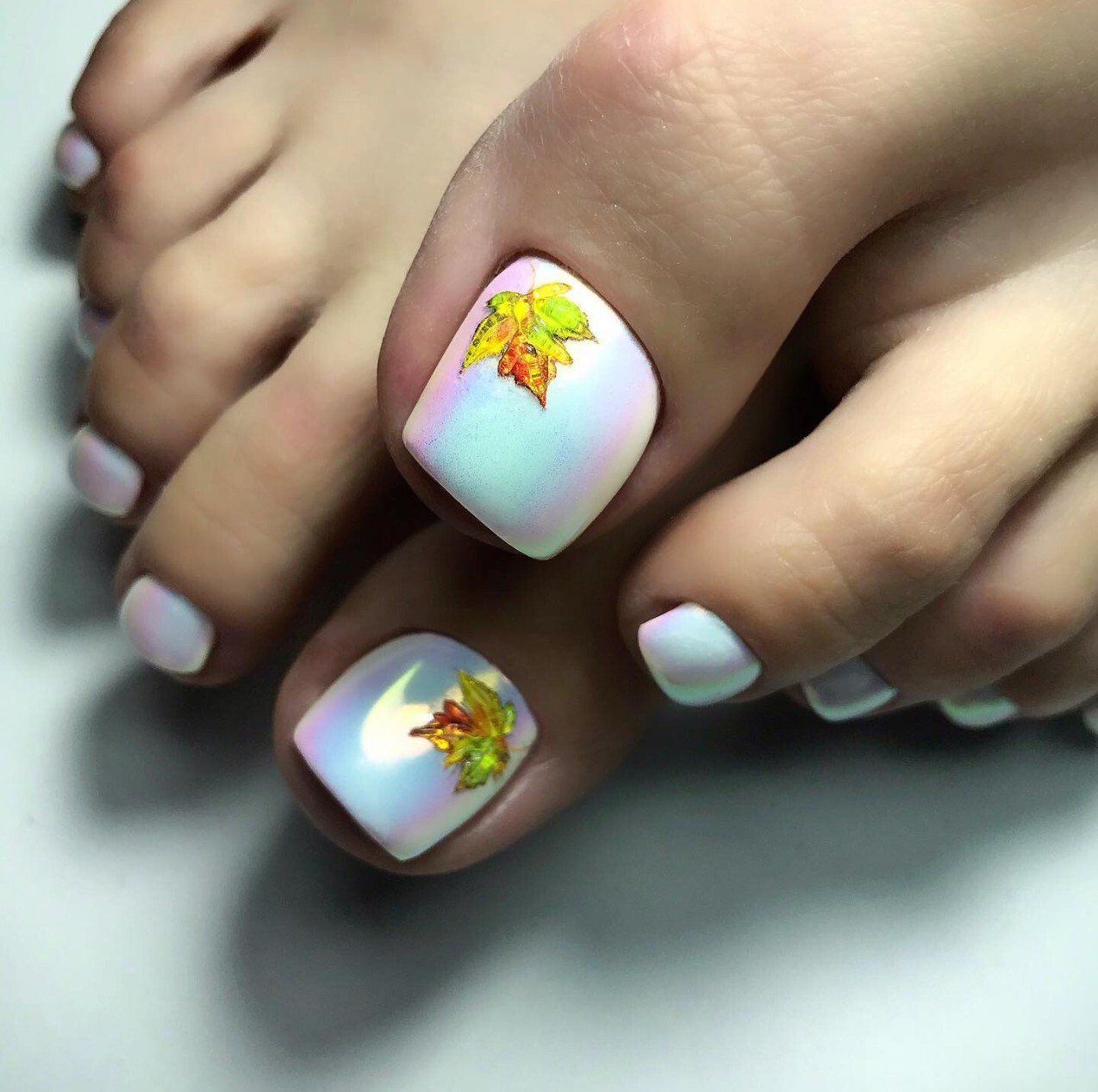 Holographic Autumn Leaves