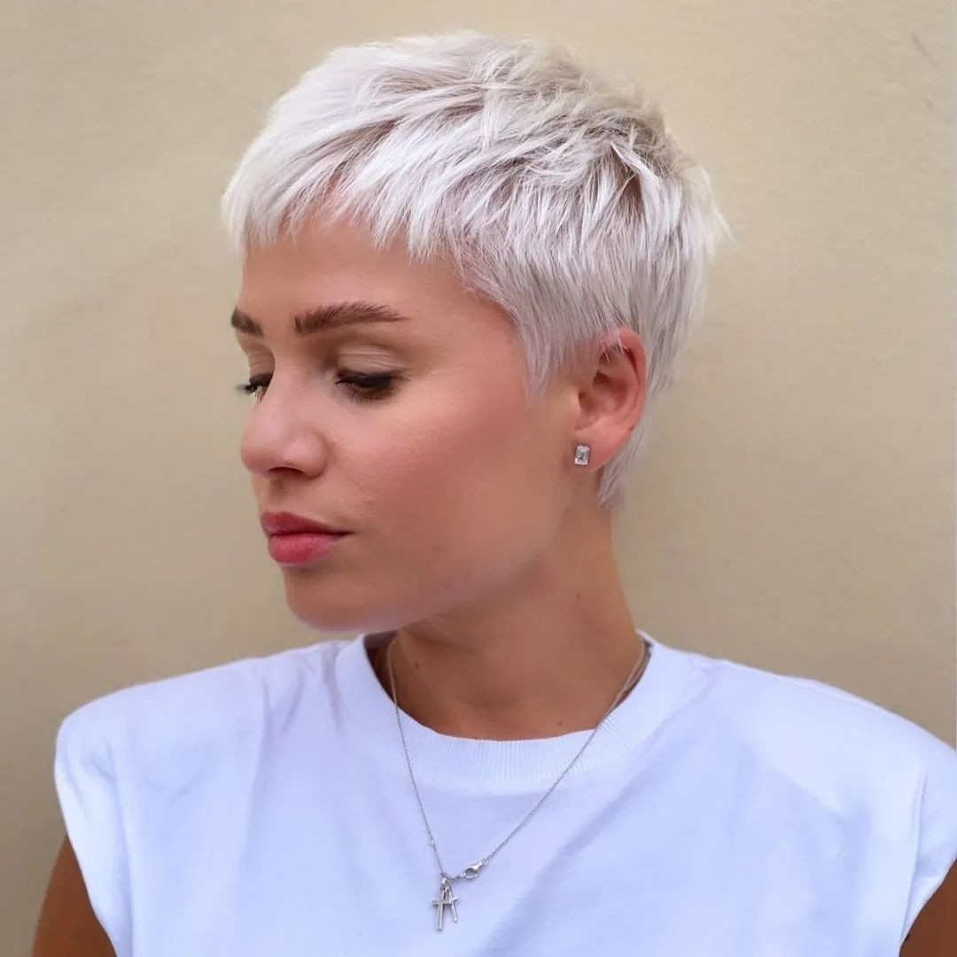 The Textured Platinum Pixie