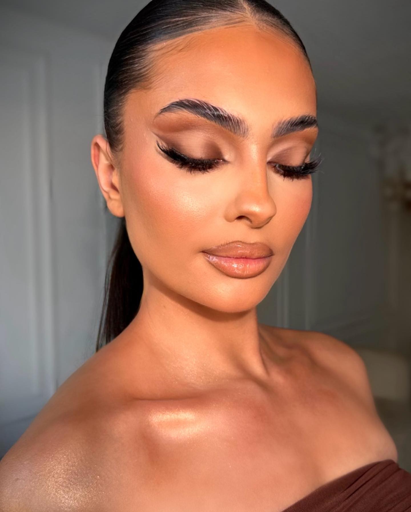 Contoured Elegance