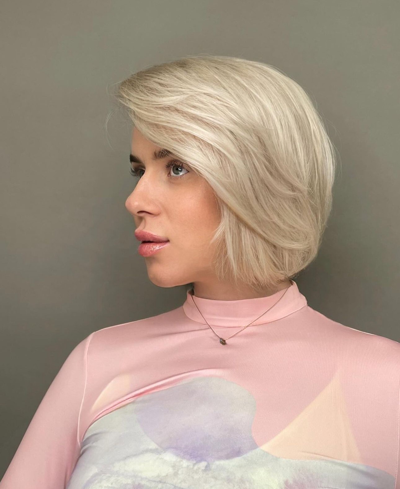 Trendy Short Blonde Bob