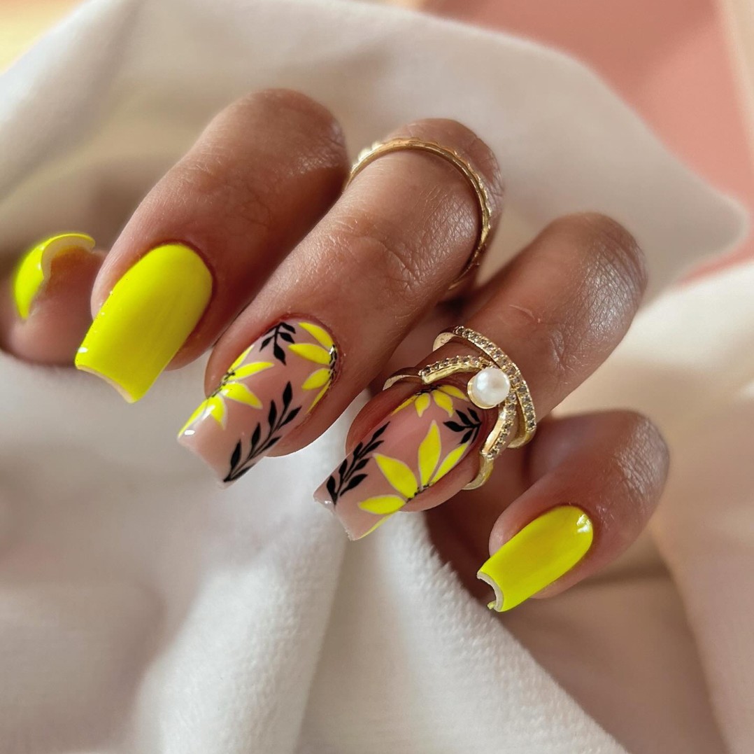 Citrus Burst: Acrylic Short with Lemon Design