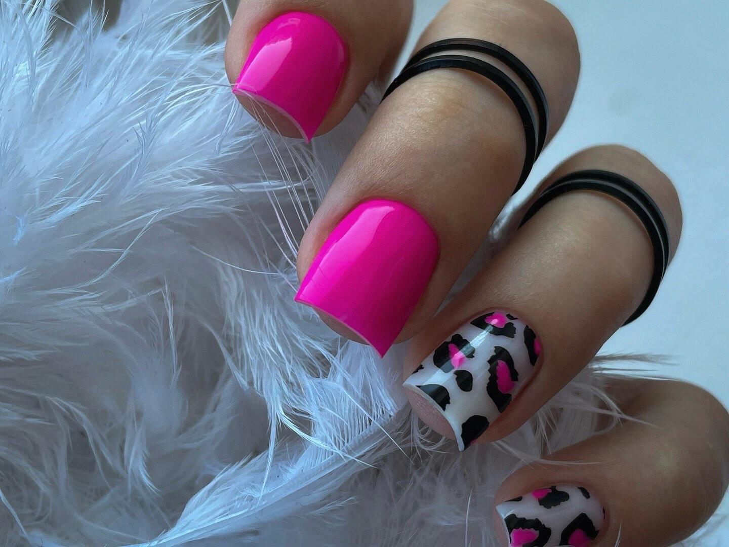 Classic Pink Leopard Nails