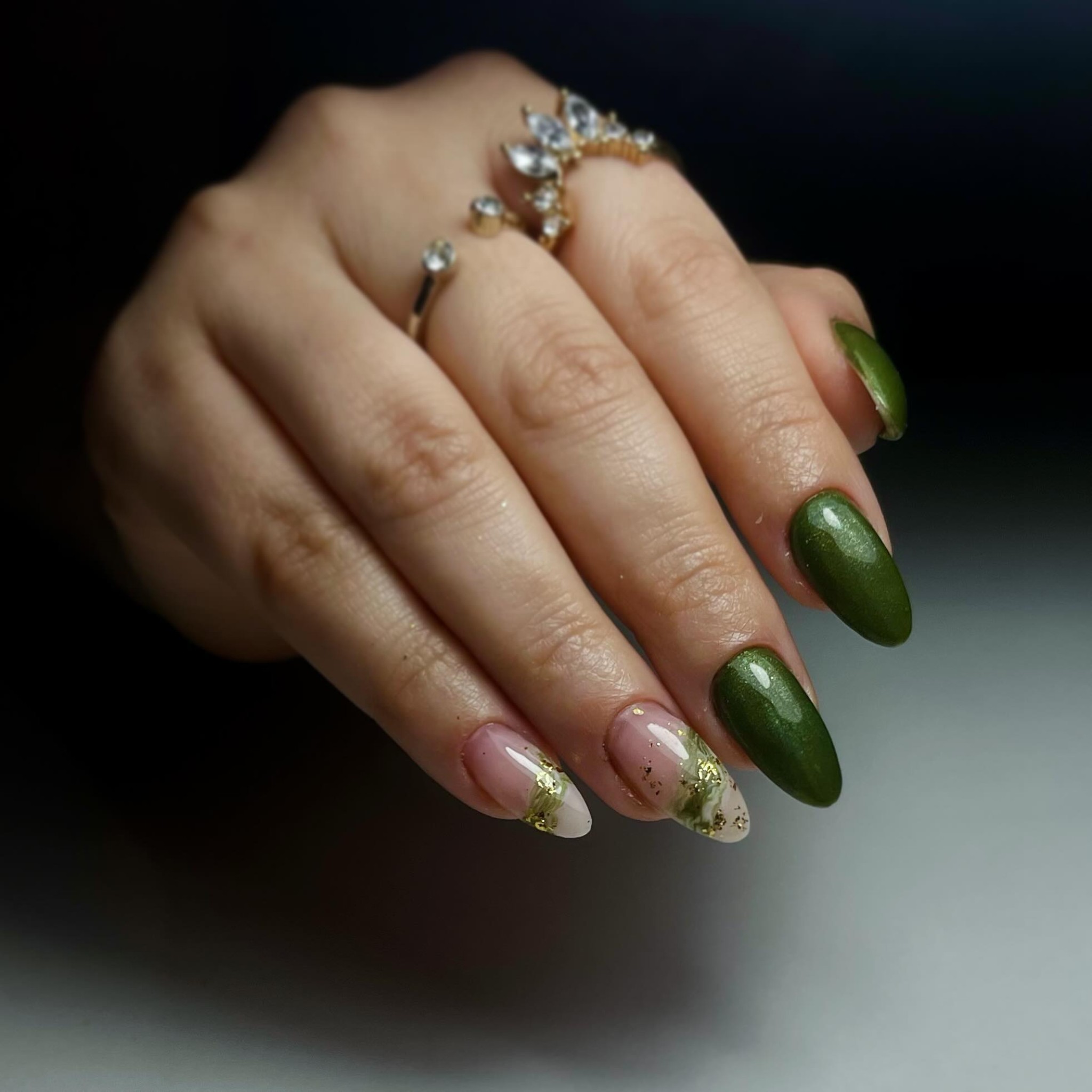 Elegant Forest Green Nails