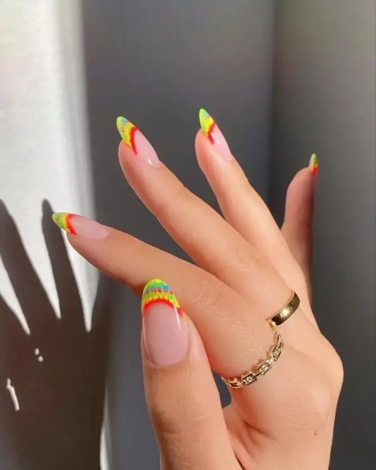 Neon Tips: Subtle with a Neon Pop