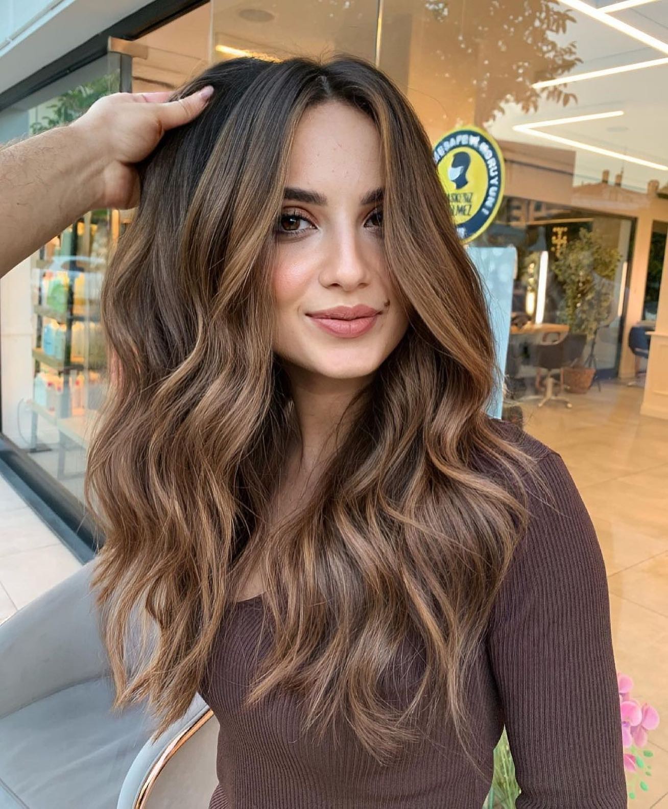 Voluminous Waves with Warm Balayage