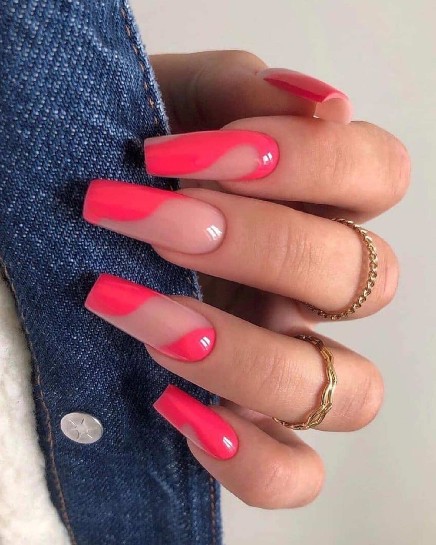 Radiant Ombre: Sunset on Your Fingertips