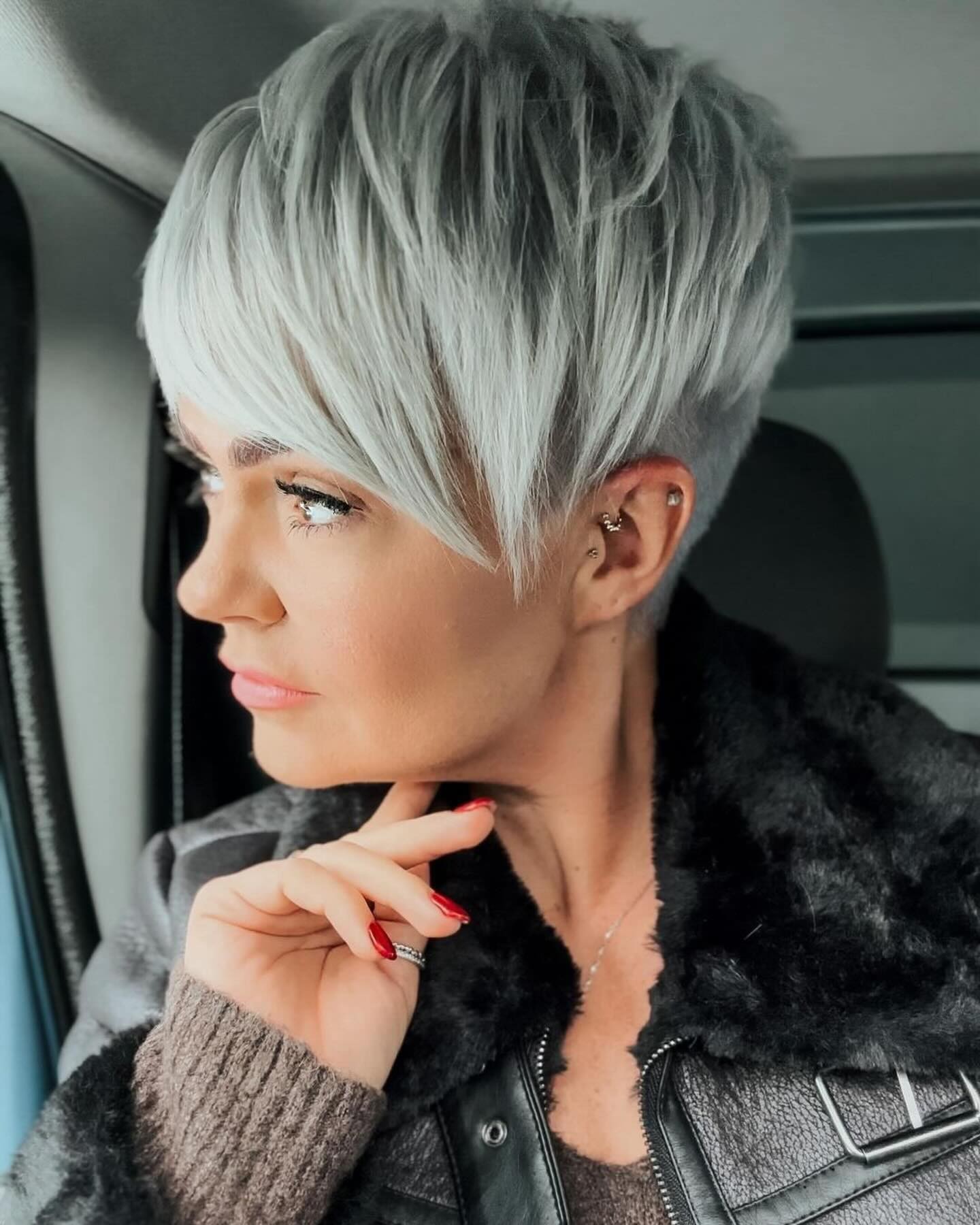 The Textured Silver Pixie: Casual Cool