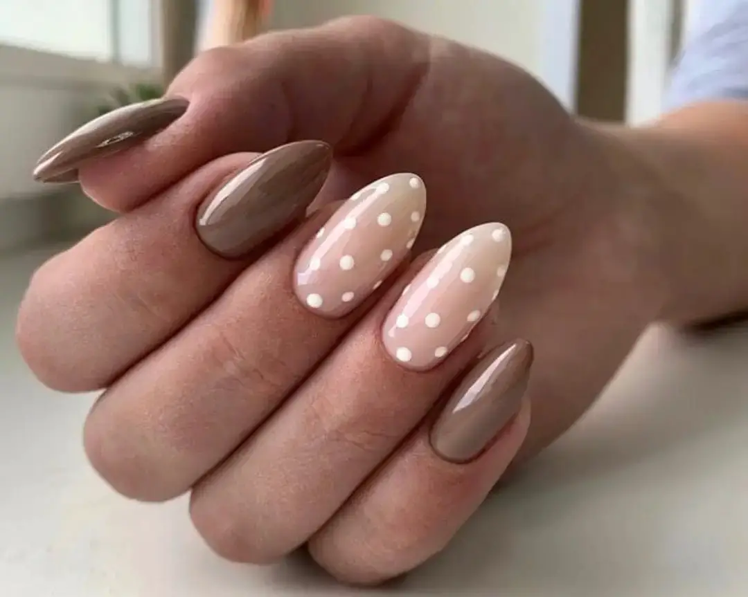 Elegant Nude Polka Dots