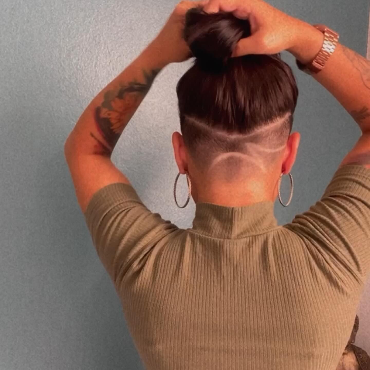 The Minimalist Chic Undercut