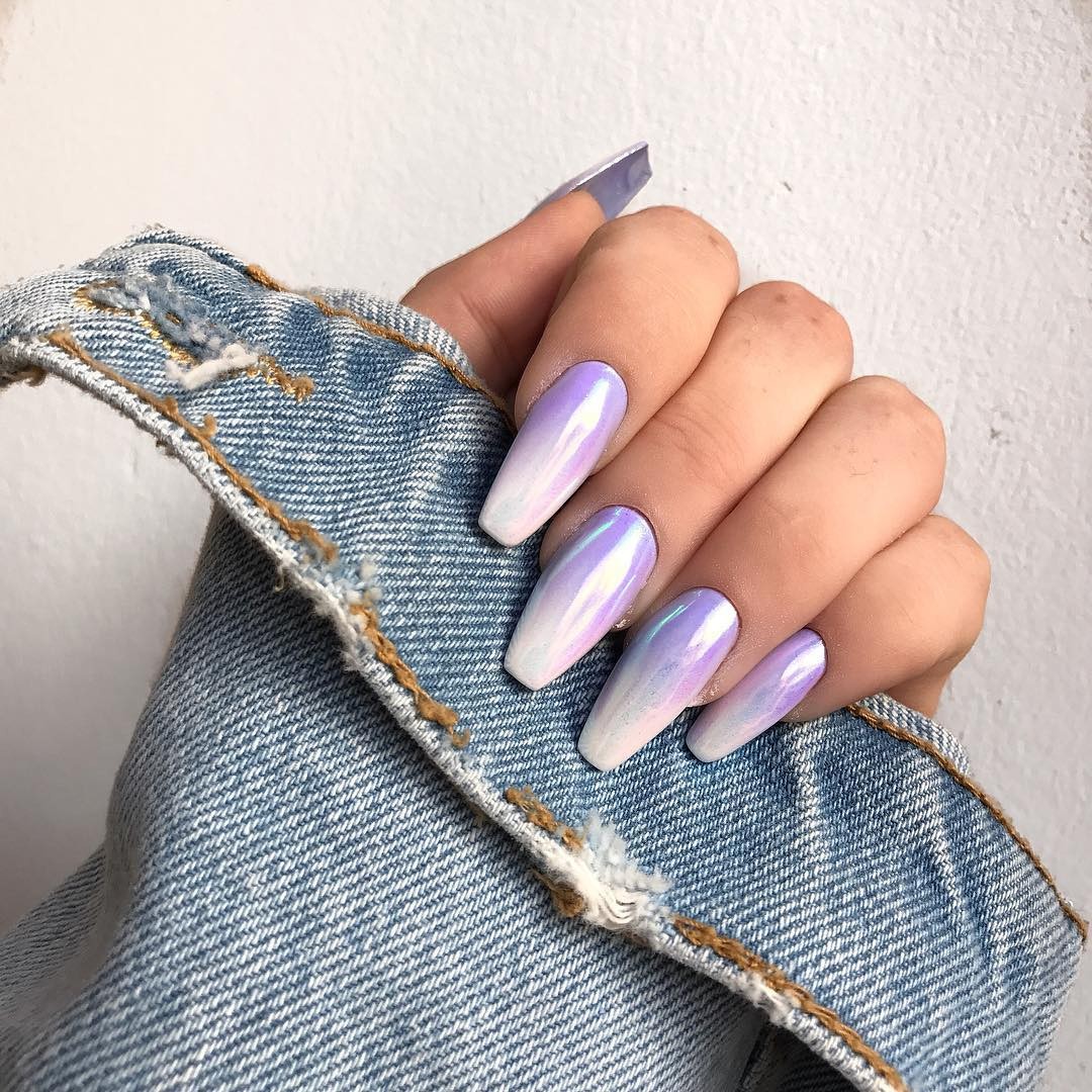 Holographic Purple and White Gradient