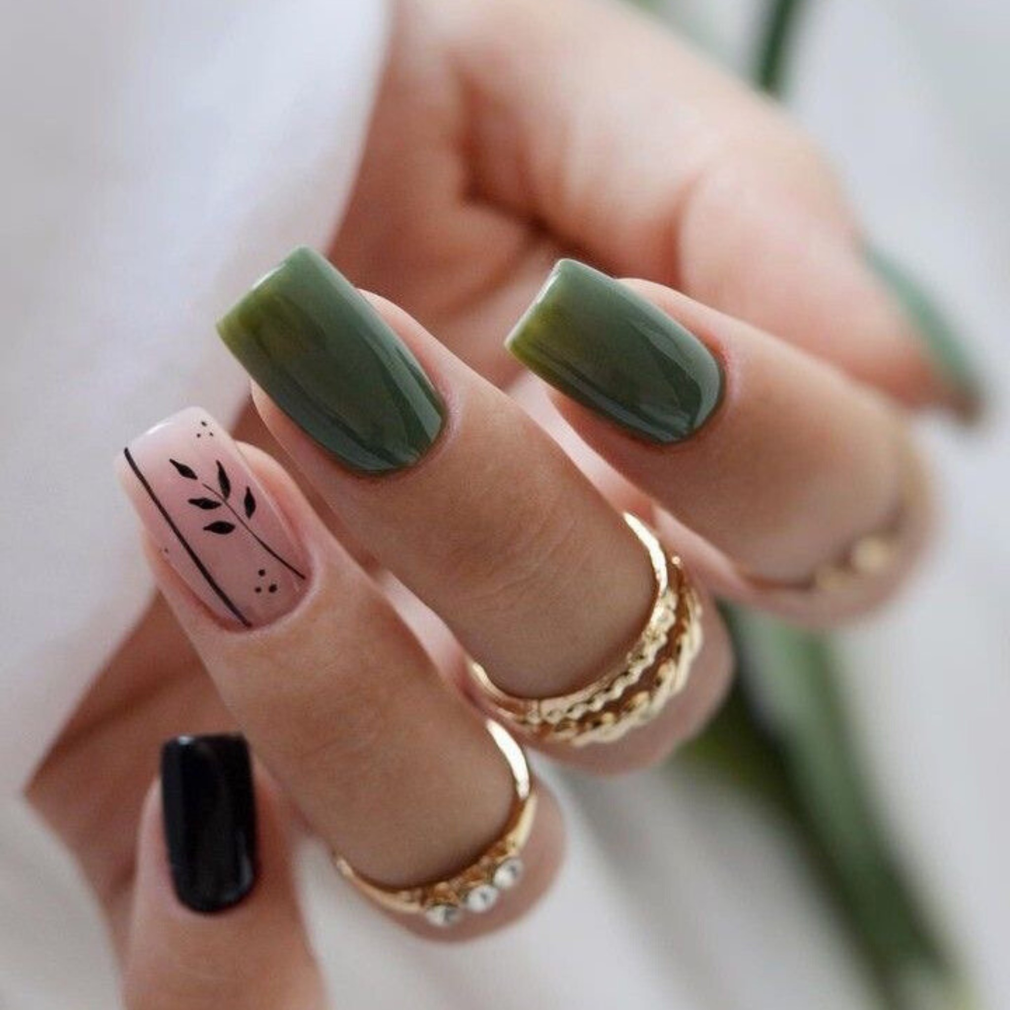 Elegant Green and Black Nail Art