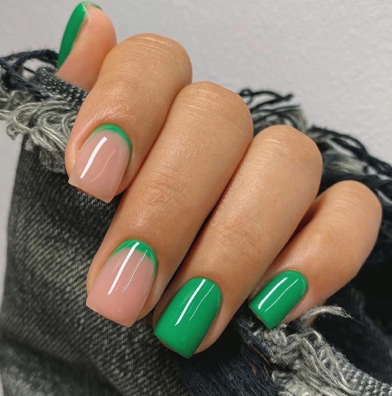 Glossy Emerald Contrast