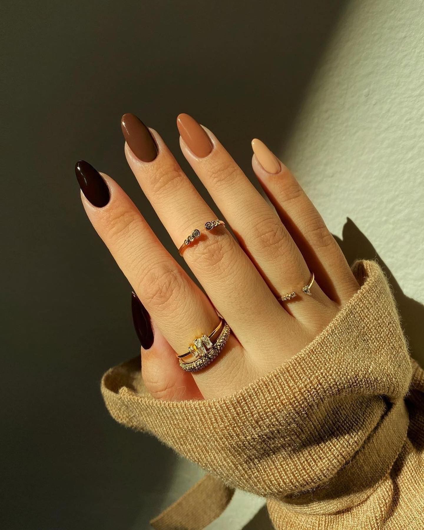 Subtle Ombre: Matte Browns for Autumn