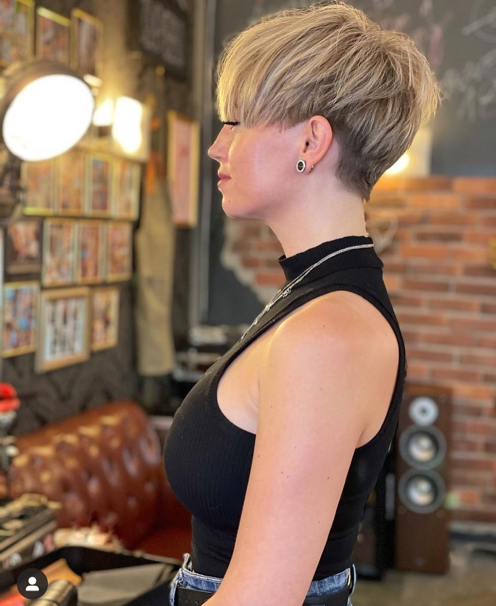 The Side-Swept Blonde Pixie