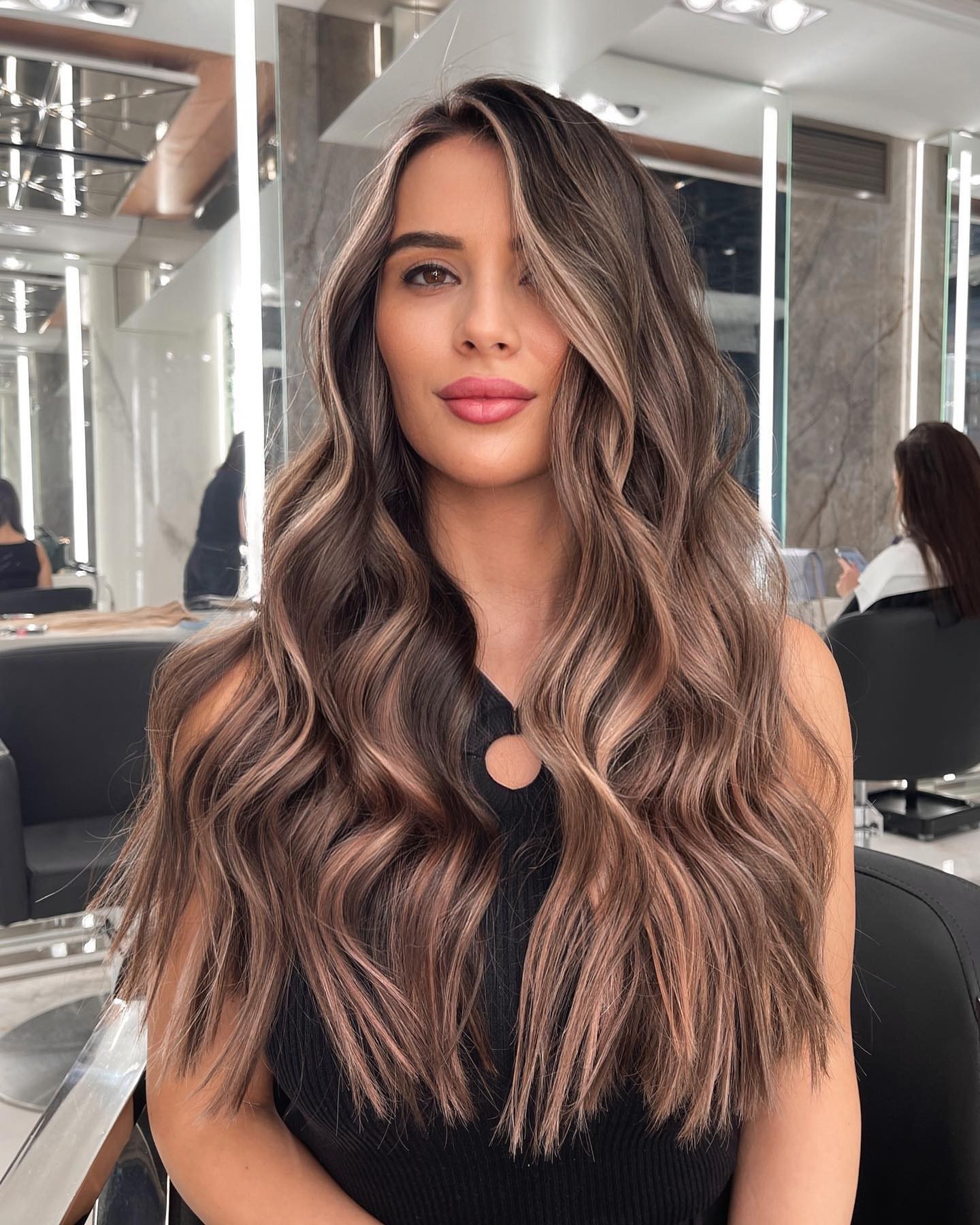 Multi-Tonal Brunette Waves