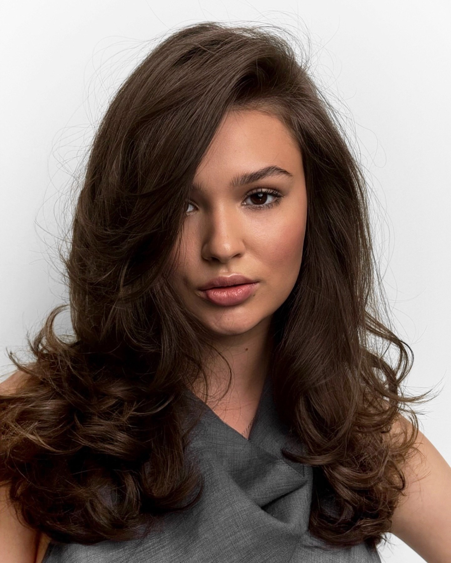 Voluminous Layers with Soft Curls