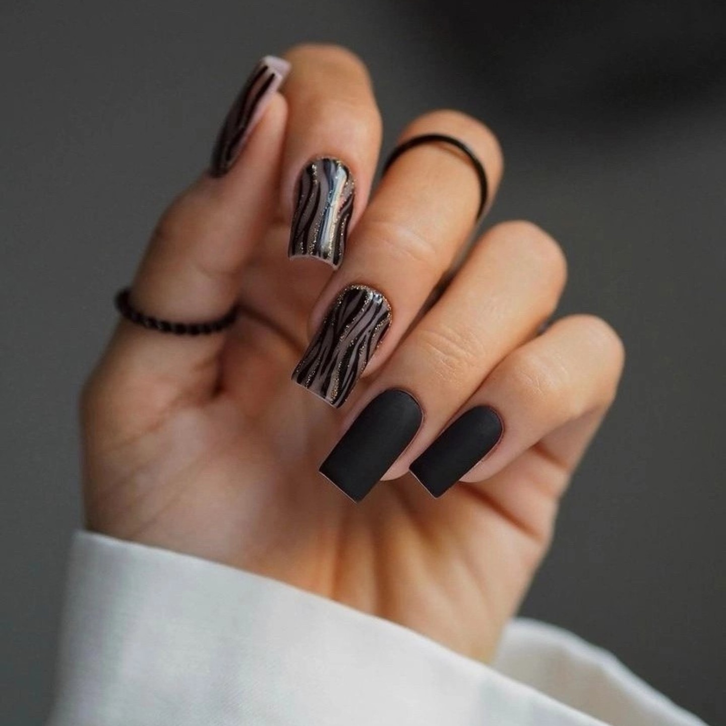 Matte and Glossy Zebra Stripes