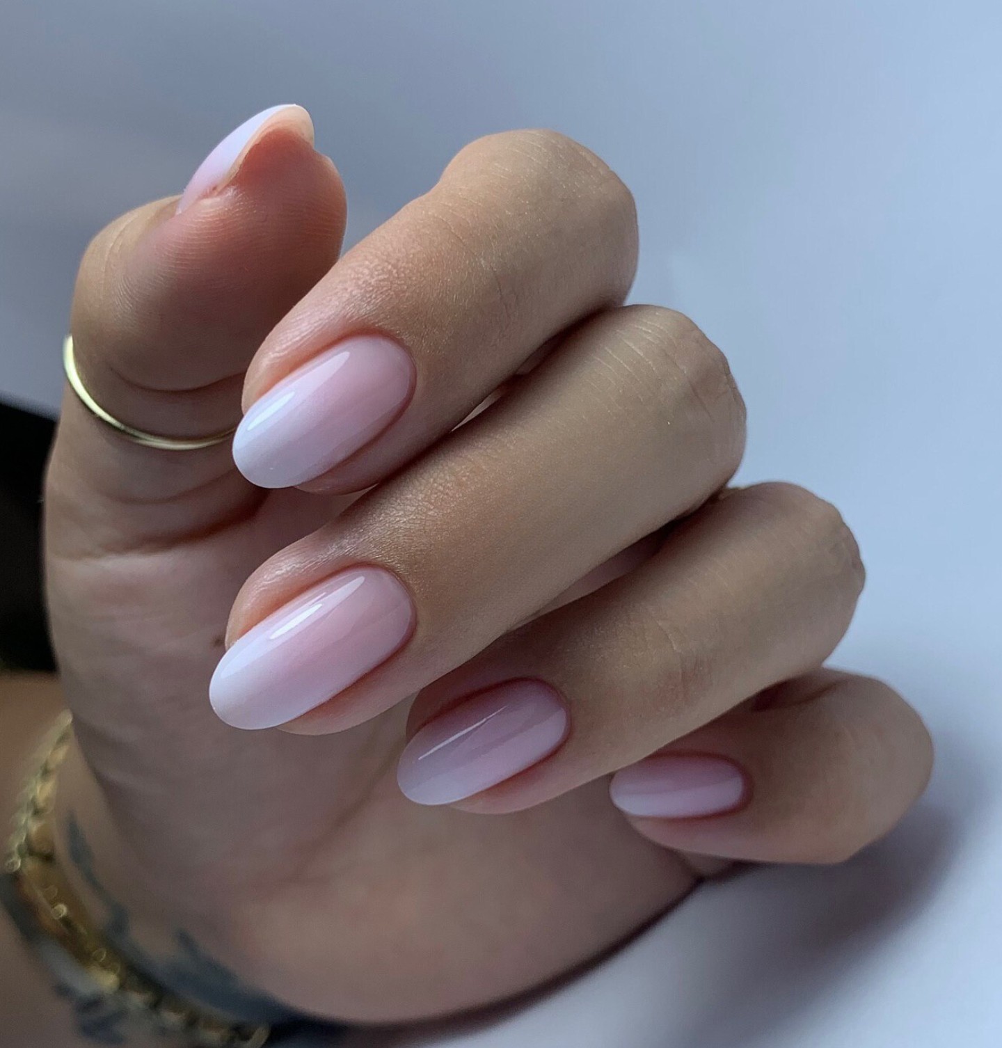 Chic White Ombre with Oval Shape