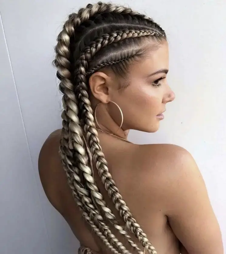 The Elegance of Tight Cornrows: A Chic Protective Option