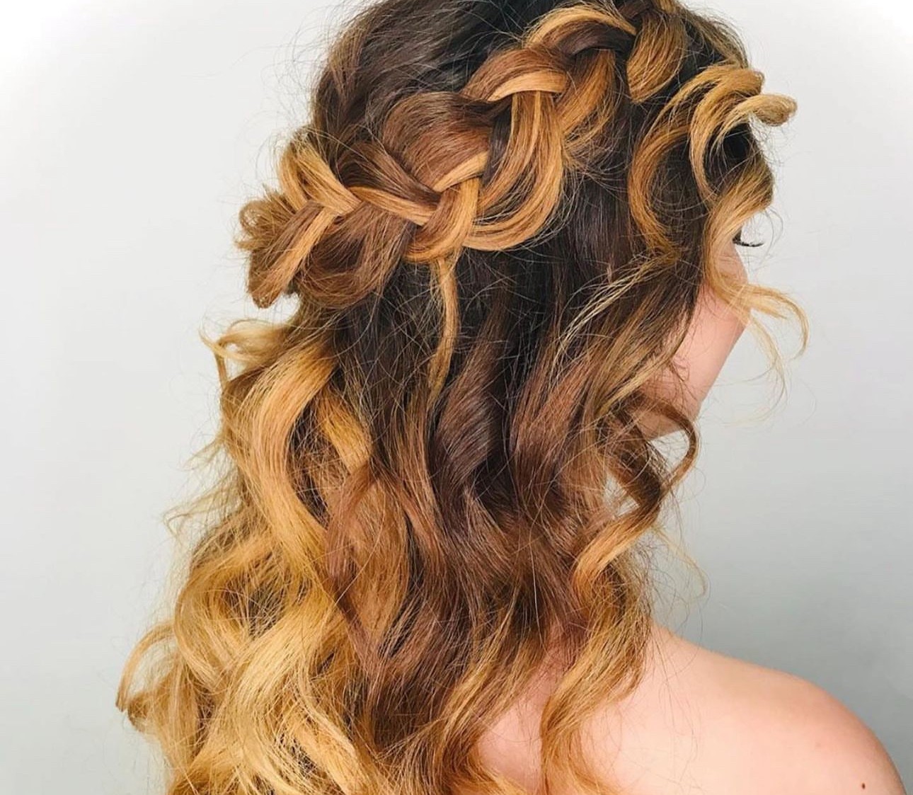 Flowing Curls with Intertwined Braids