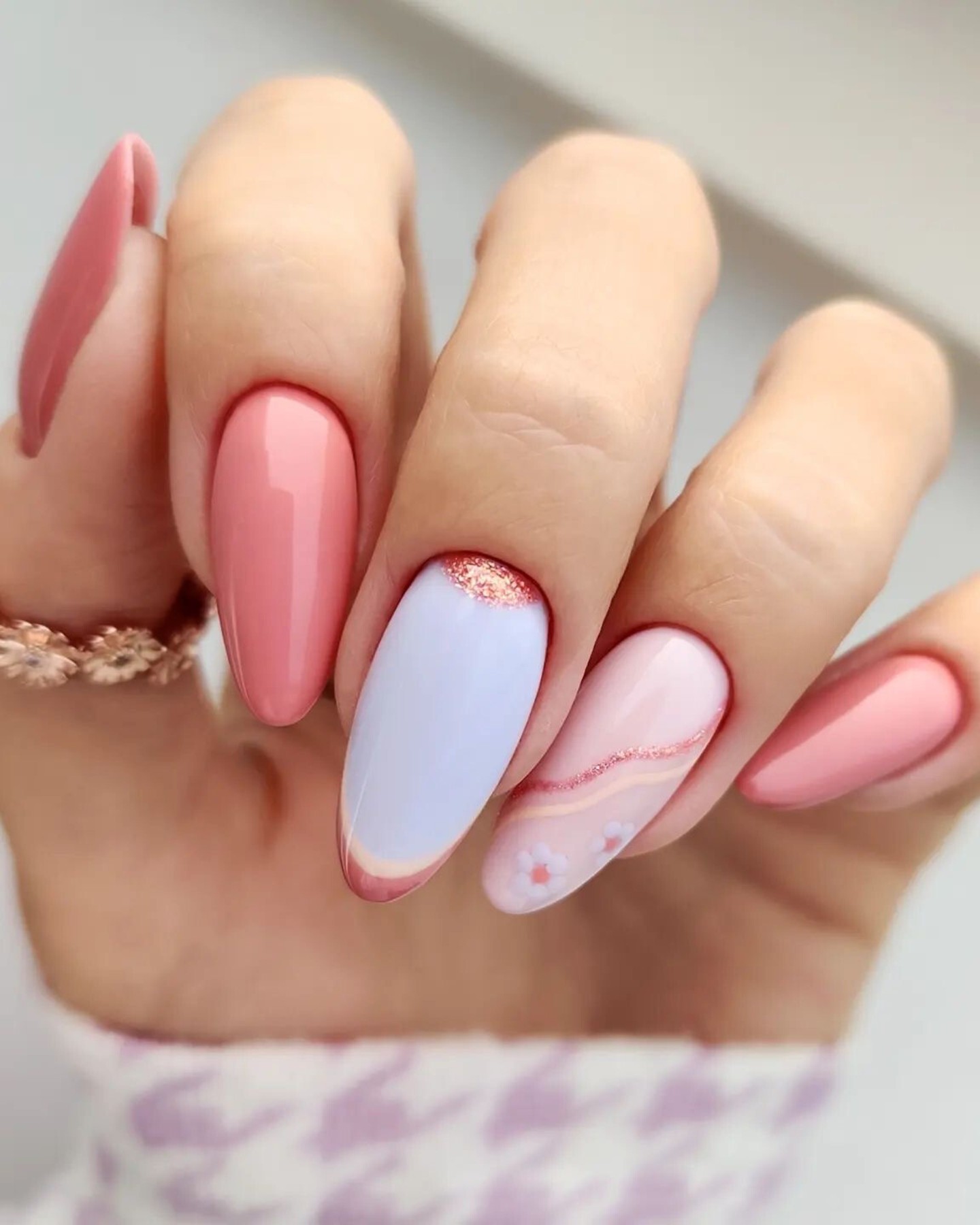 Gradient Pink: A Touch of Sparkle