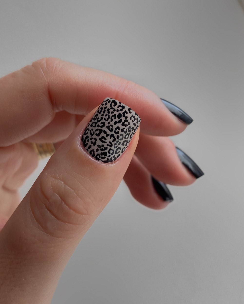 Matte Leopard Nails