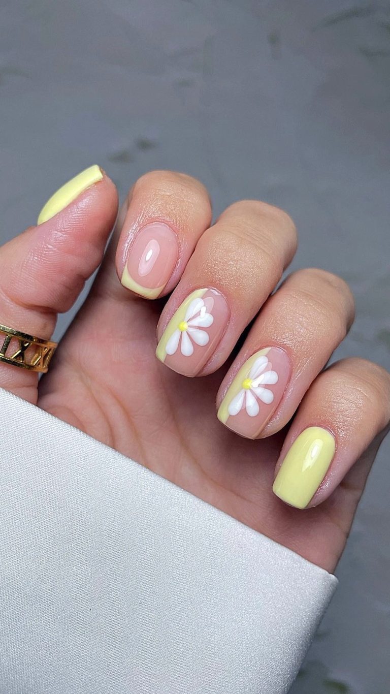 31 Trendsetting April Short Nail Designs To Bloom In 2024