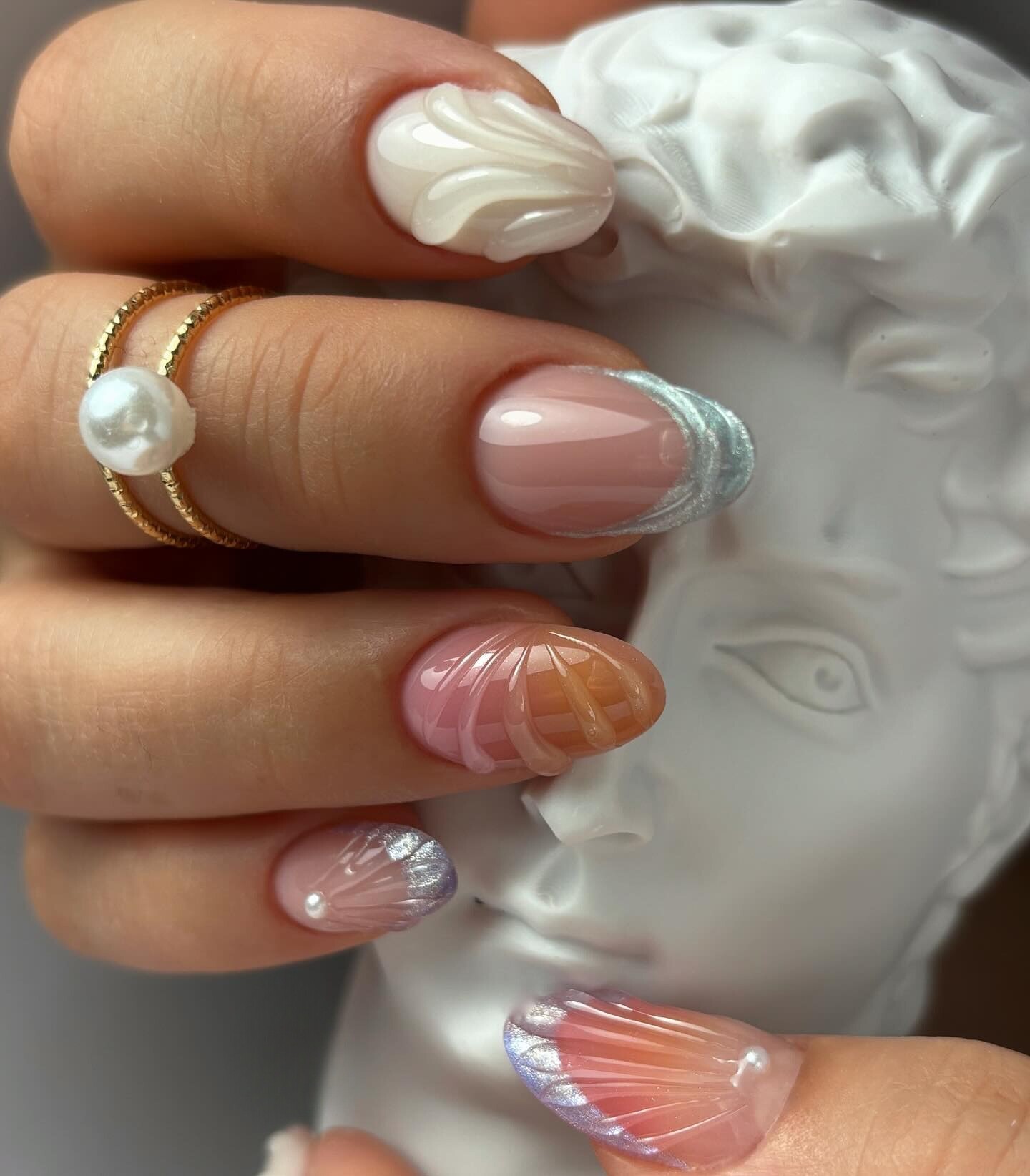 Seashell-Inspired Pastel Nails