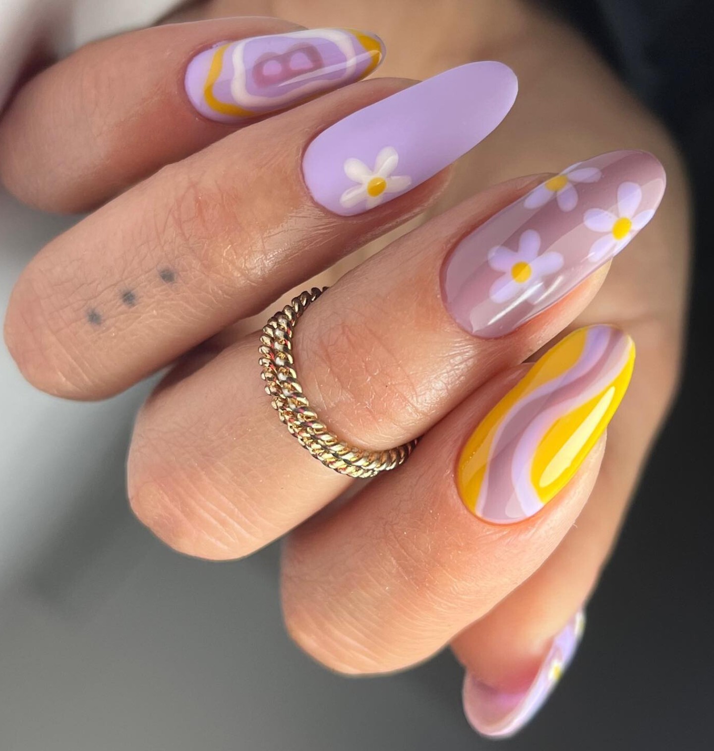 Lavender Swirls and Daisy Accents