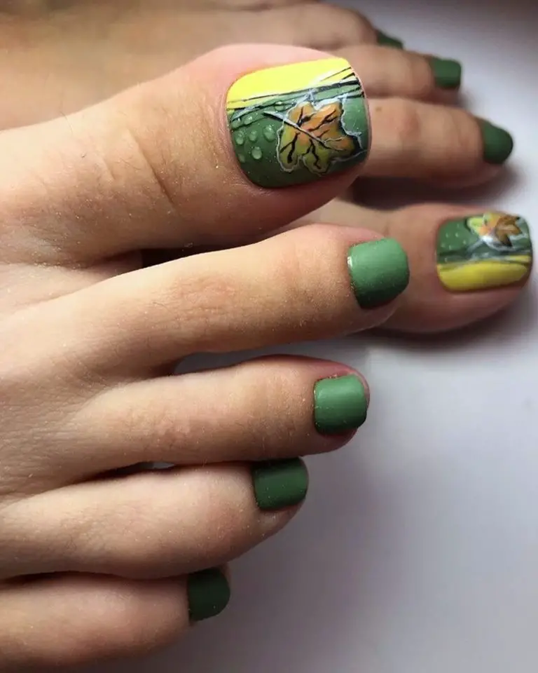 29 Stunning Fall Toe Nails To Inspire Your Autumn Pedicures