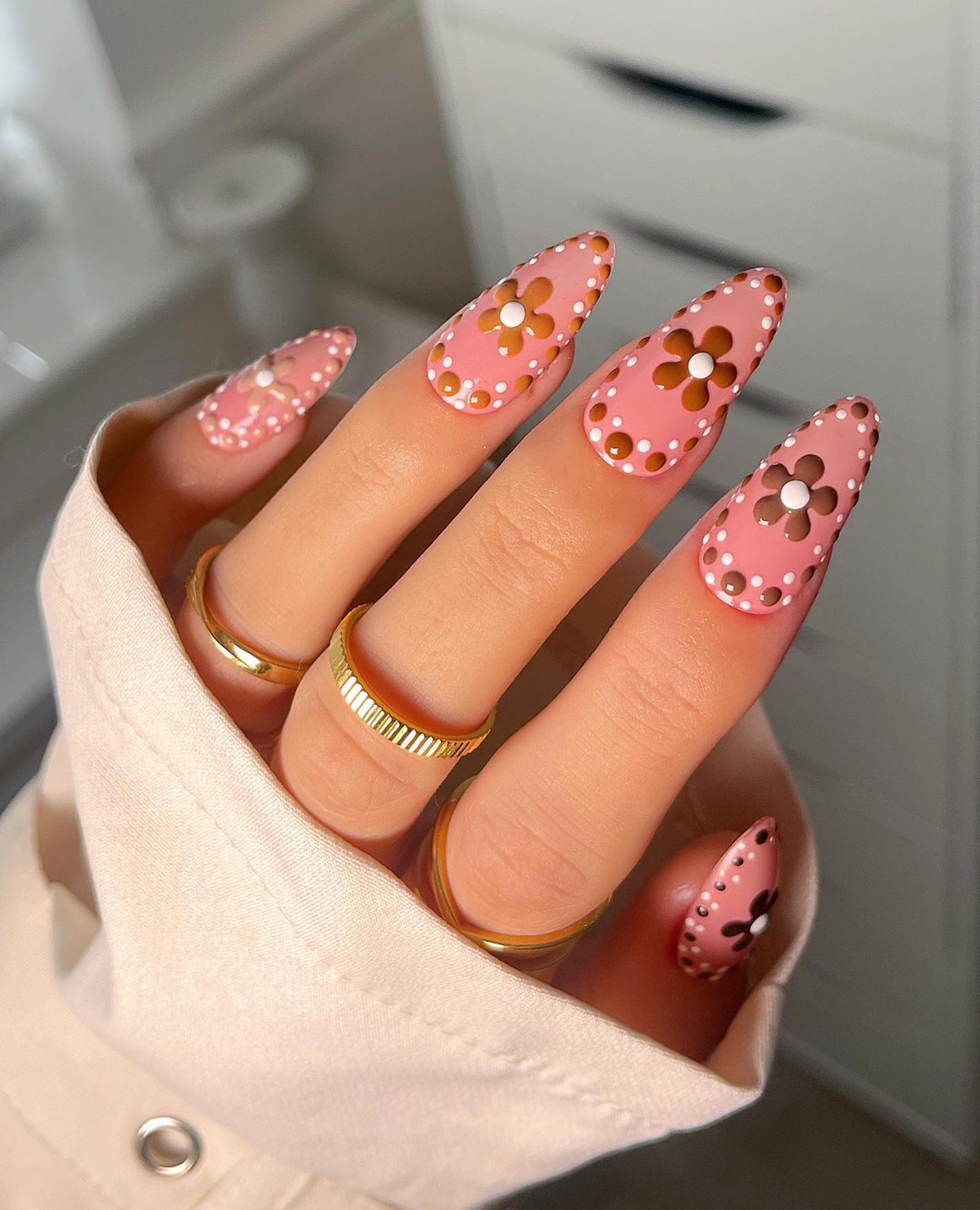 Whimsical Daisies on Peachy Pink