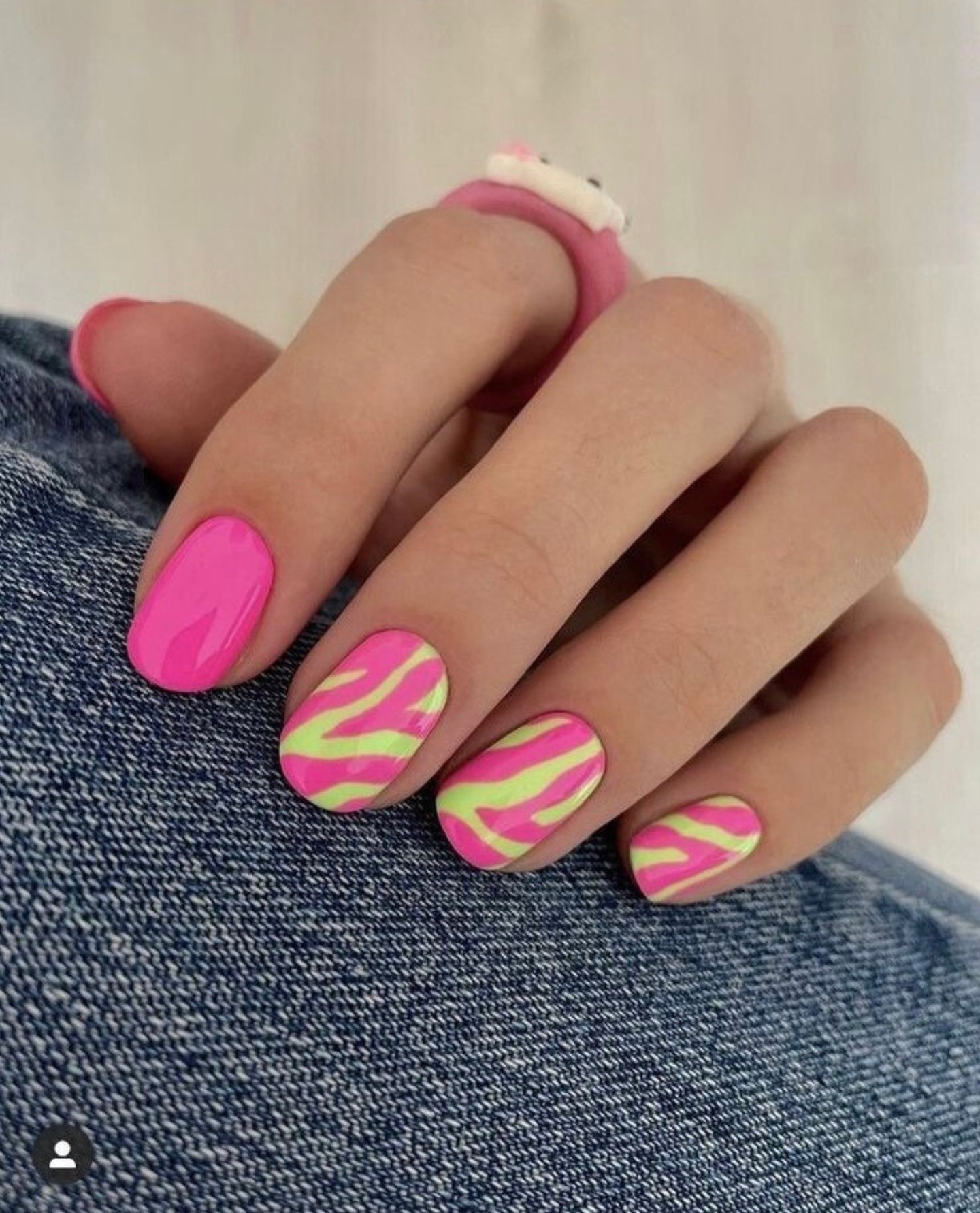 Neon Waves