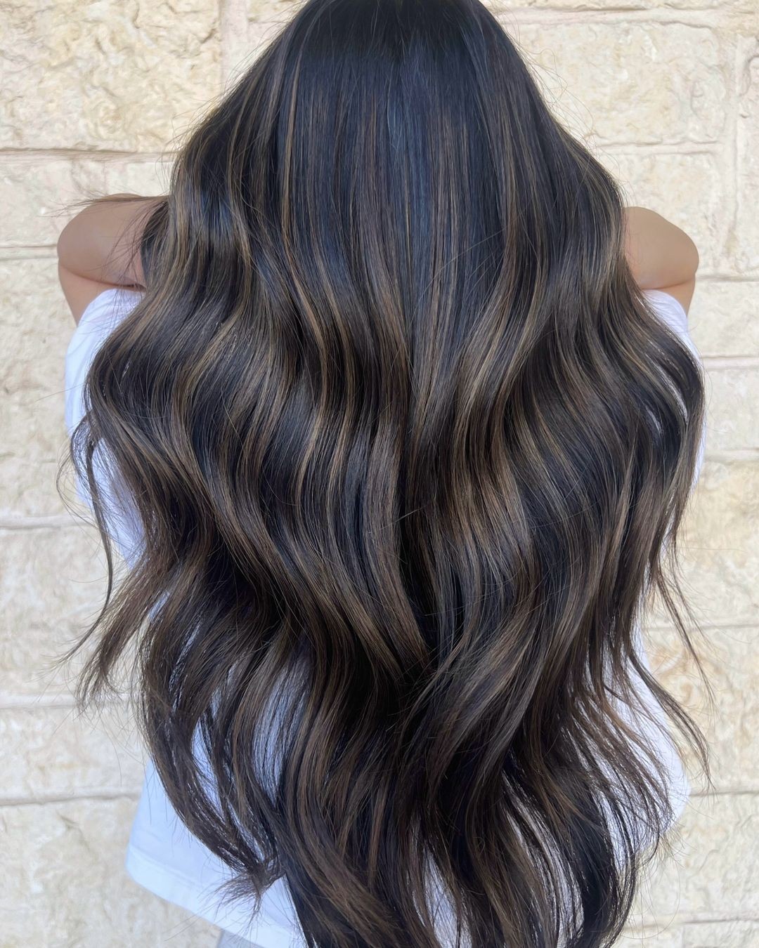 Sleek and Straight with Caramel Lowlights