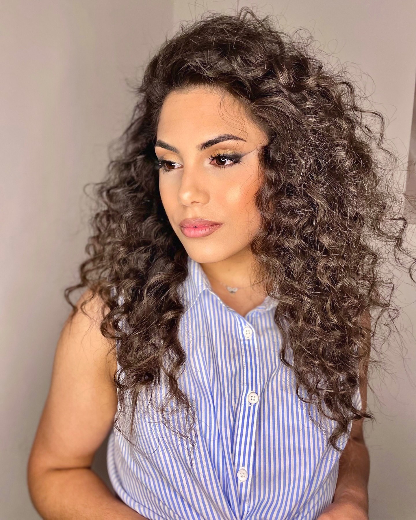 Voluminous Curly Layers