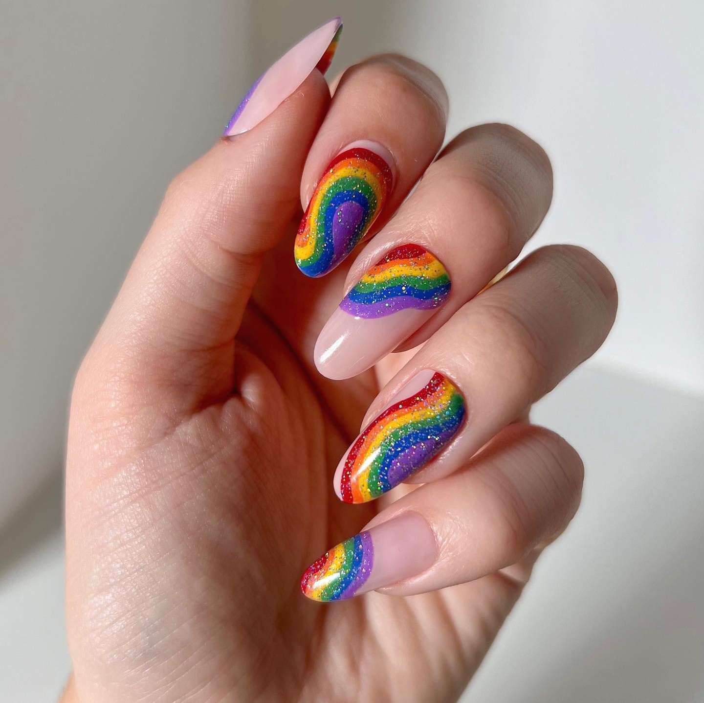 Glittering Rainbow Grooves