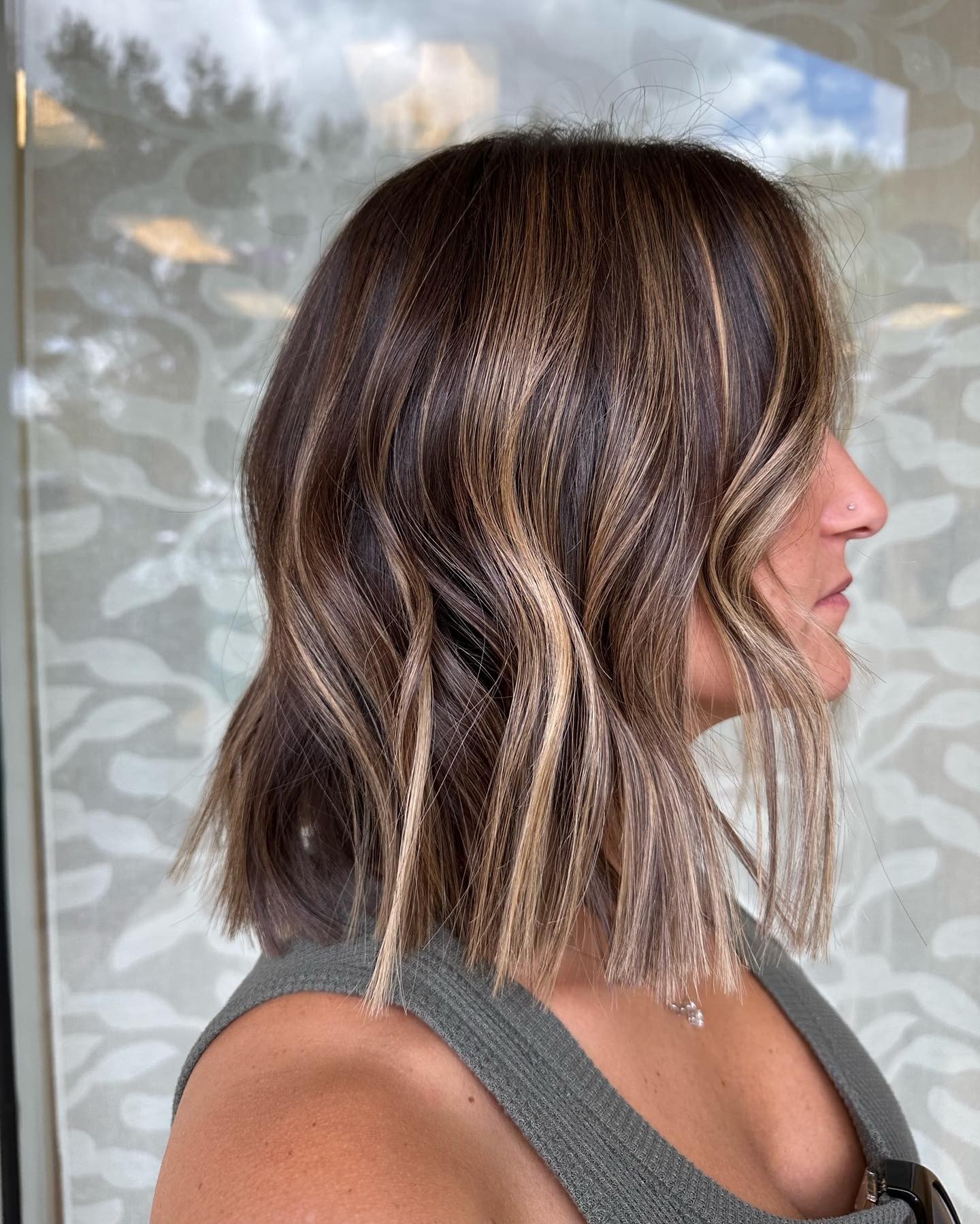 Modern Waves with Caramel Highlights