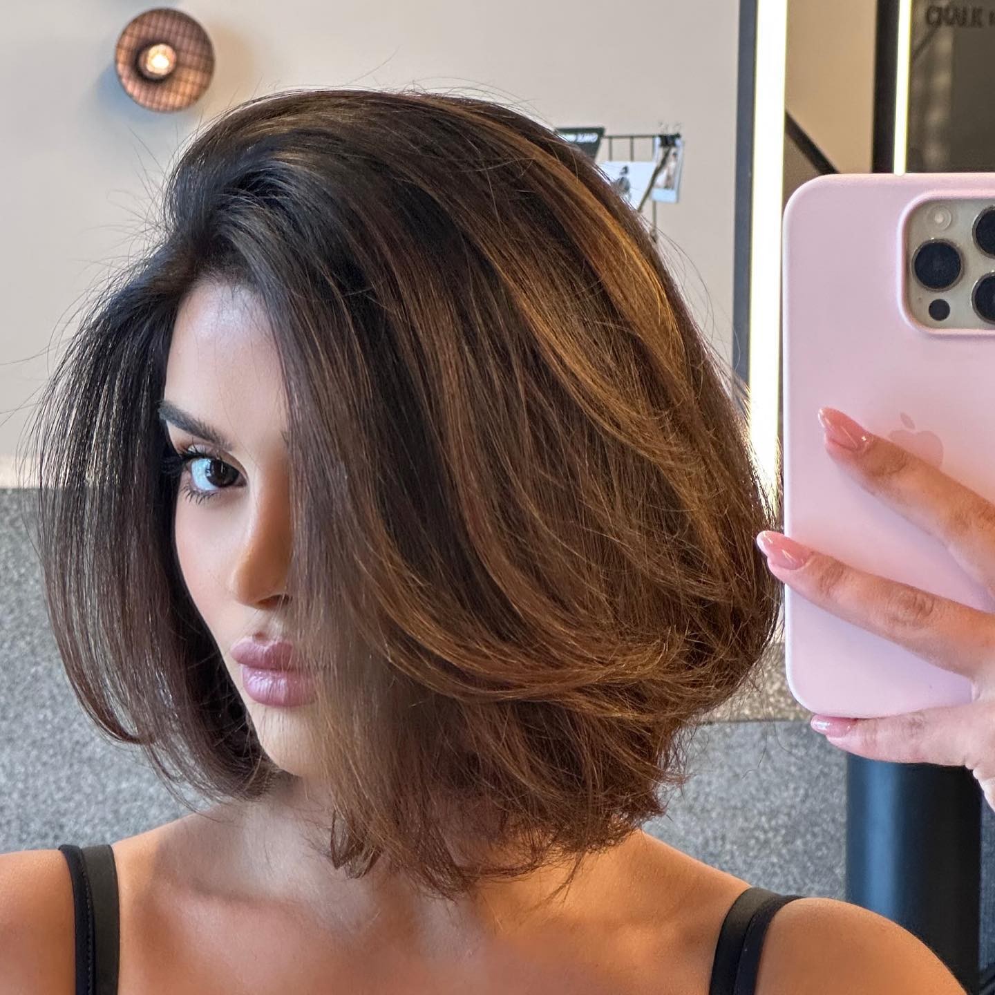 The Selfie-Ready Stunner